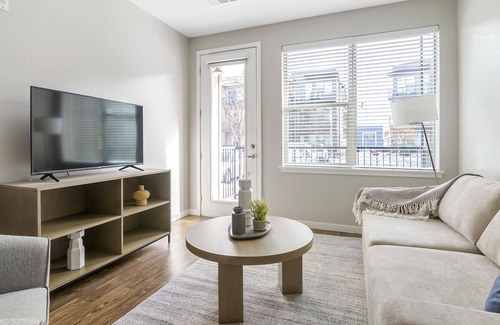 Louisville Apartamento | Modern Apartment in Prime Location (ID1266X740)