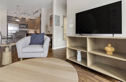 Louisville Apartamento | Modern Apartment in Prime Location (ID1266X740)