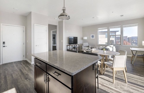 Louisville Apartamento | Modern Apartment in Prime Location (ID5169X02)