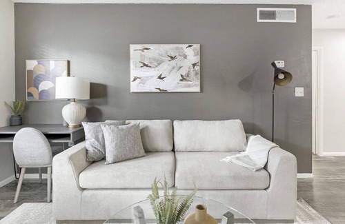 Plant City Apartamento | Modern Apartment in Prime Location (ID1255X551)