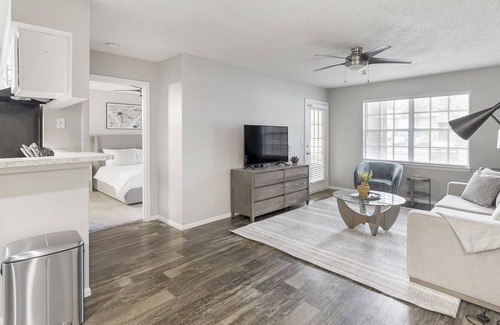 Plant City Apartamento | Modern Apartment in Prime Location (ID1255X551)