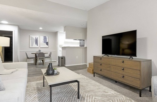 Plant City Apartamento | Modern Apartment in Prime Location (ID1229X846)