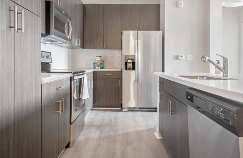 Wake Forest Apartamento | Modern Apartment in Prime Location (ID1210X718)