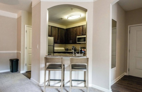 Wake Forest Apartamento | Modern Apartment in Prime Location (ID7358X81)