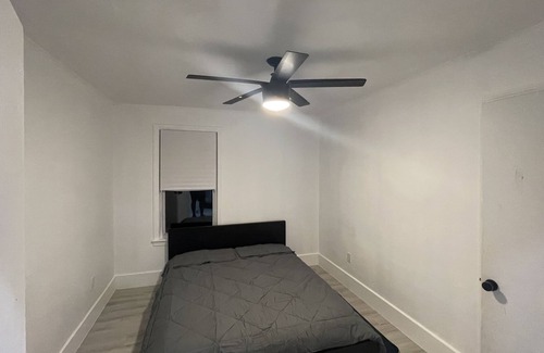 Worcester Casa | Modern apartment in Worcester w/ all amenities. 5 minutes away from White City.