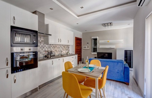 Tower Road Apartamento | Modern Apartment Just off the Promenade