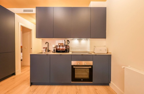 Puerta del Angel Apartamento | Moderno apartamento cerca del Palacio Real 06
