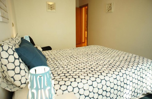 Alcantara Apartamento | Modern Apartment near the Bridge