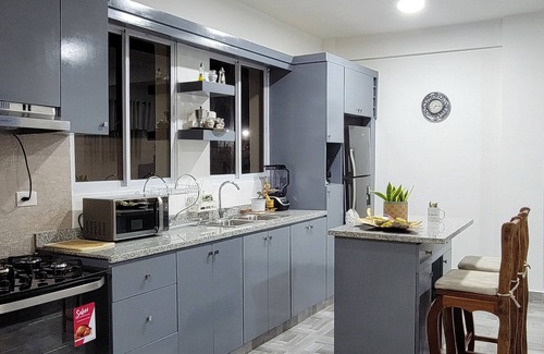 Ensanche Miramar Apartamento | Modern apartment, ocean and mountain views