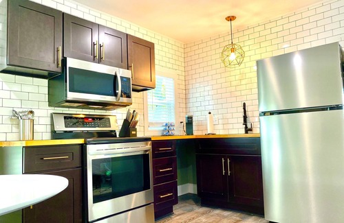 Mena Apartamento | Modern Apartment on The Talimena Scenic Byway-walk to downtown