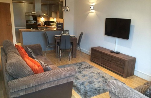 Addiscombe Apartamento | Modern apartment, sleeps 4 with sofa bed, free parking