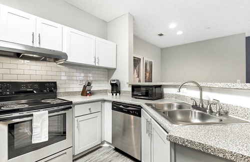 Lithia Springs Apartamento | Modern Apartment in Prime Location (ID4762X60)