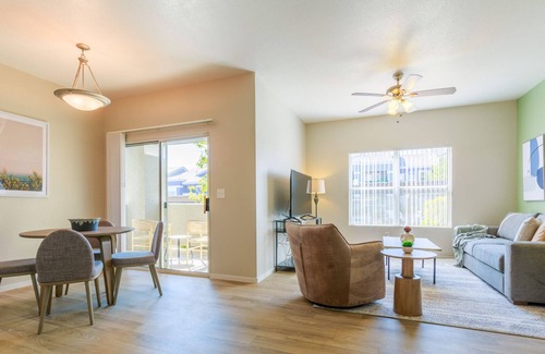 Rhodes Ranch Apartamento | Modern Apartment in Prime Location (ID6172X20)