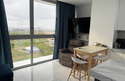 Punta Blanca Apartamento | Modern apartment with AC and fitness room in tranquil Punta Blanca
