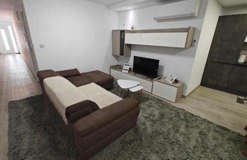 Luqa Apartamento | Modern Apartment with Large Outdoor Area - Sleeps 7, Close to Malta International Airport
