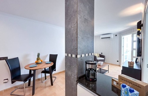 San Luis de Sabinillas Apartamento | Modern apartment with sea views in Sabinillas
