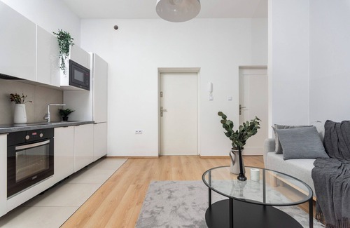 Old Town Apartamento | Modern Apartments by Upstairs