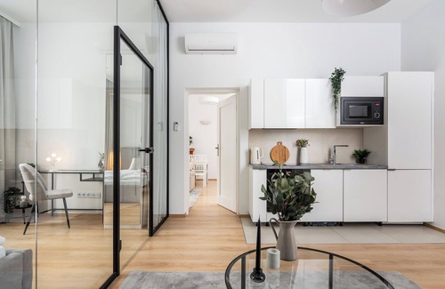 Old Town Apartamento | Modern Apartments by Upstairs
