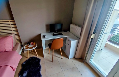 Thessaloniki Apartamento | Modern Apt 1 + Parking (Pay), 100m from Metro