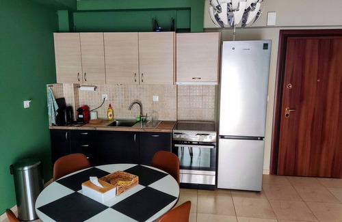 Thessaloniki Apartamento | Modern Apt 1 + Parking (Pay), 100m from Metro