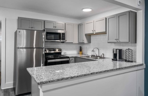 Forest Park Apartamento | Modern Apt. close to Restaurants - Highland Golf