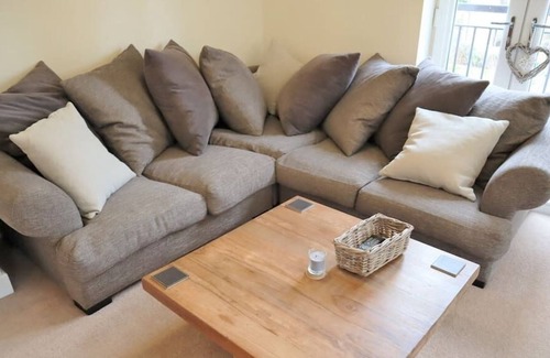 Epsom Apartamento | ⭐Modern Apt in Epsom-Self Check in & Free Parking