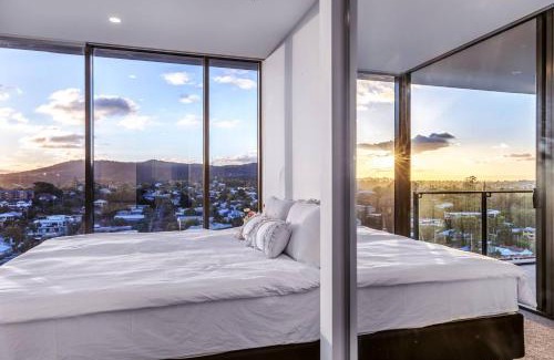 Toowong Apartamento | Modern APT in Toowong with Mountain View