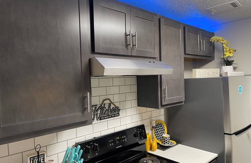 Acworth Apartamento | Clean Modern Apt w/ Community Pool and Mini Gym Near Multiple Shopping Areas