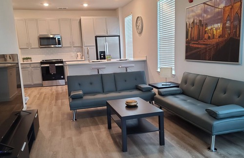 Clermont Apartamento | Modern Apt!! Near Montverde Academy! w/POOL & GYM!!