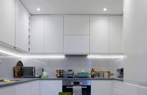 Grove Apartamento | Modern Apt next to Station near Hampton Court