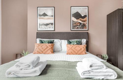 Rushmoor District Apartamento | Modern Apt, town centre, 4 guests, pkg, wifi by Tent serviced apartments