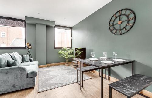Rushmoor District Apartamento | Modern Apt, town centre, 4 guests, pkg, wifi by Tent serviced apartments