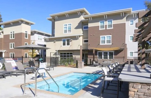 Chico Apartamento | Modern Apt Upgraded Amenities + Pool Near CSU