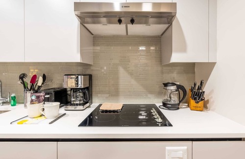 Seaport District Apartamento | Modern Apt with Gym Near Restaurants