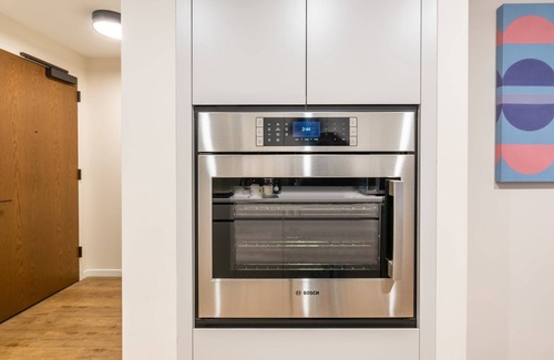 Seaport District Apartamento | Modern Apt with Gym Near Restaurants