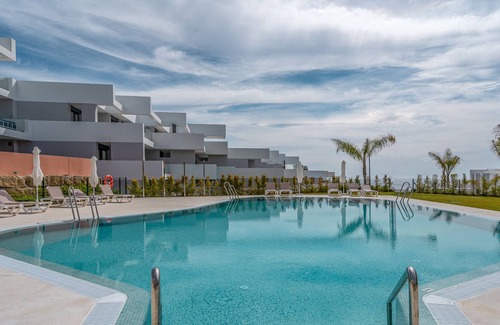 Alcorrin Apartamento | Modern apt. with terrace & sea view, gym & jazucci