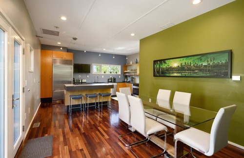 Westside North Casa | Modern Architectural House with Pool and Hot Tub