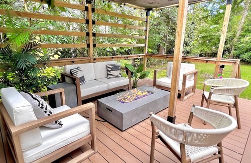 Tallahassee Casa | Modern Artsy 4bd/2ba Central w/ 1PM CHECK IN! 5beds/Sleeps 10