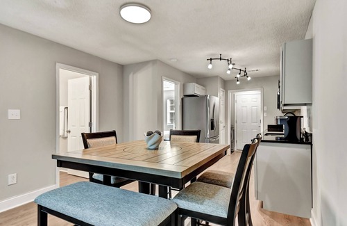Athens Casa | Modern Athens Escape 4/br 3/ba 6 miles to University of Georgia and downtown