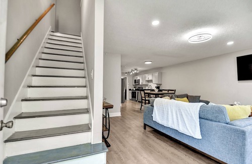 Athens Casa | Modern Athens Escape 4/br 3/ba 6 miles to University of Georgia and downtown
