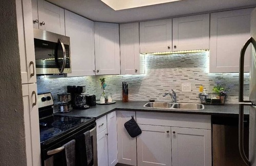 Highland Condominio | Modern ATX Getaway