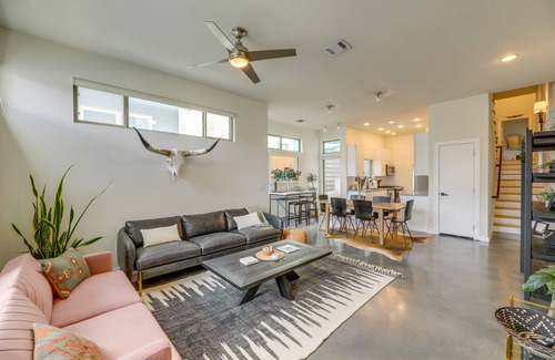 Rosewood Casa | Modern Austin Townhome w/ Covered Patio, Balcony!