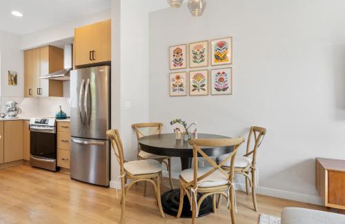 Ballard Casa | Modern Ballard Retreat Walk to Cafes & Parks