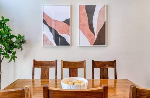 Loyal Heights Apartamento | Modern Ballard Townhome with Rooftop Views