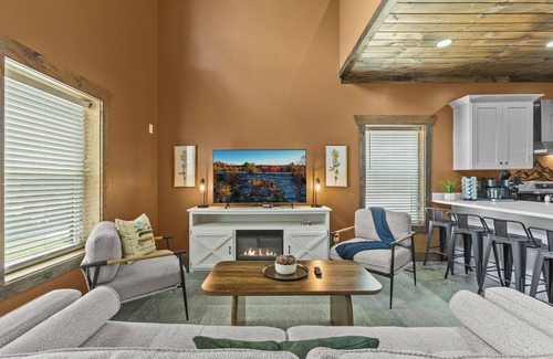 Stanton Casa | Modern Barndo Ample Parking Red River Hot Tub