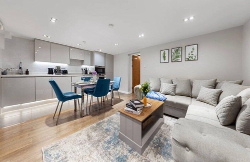 Shaftesbury Apartamento | Modern Battersea Apartment - Sleeps 6 & Mini Bar