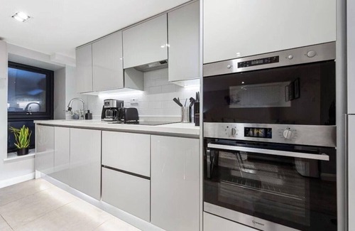 Shaftesbury Apartamento | Modern Battersea Apartment - Sleeps 6 & Mini Bar