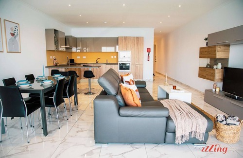Għadira Apartamento | Modern Beach Apartment With Fantastic Sea Views