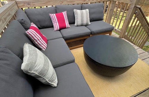 Neptune City Casa | Modern Beach Escape Near Asbury Park & Ocean Grove | Pet-Friendly