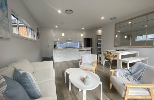 Shellharbour Casa | Modern Beach Getaway